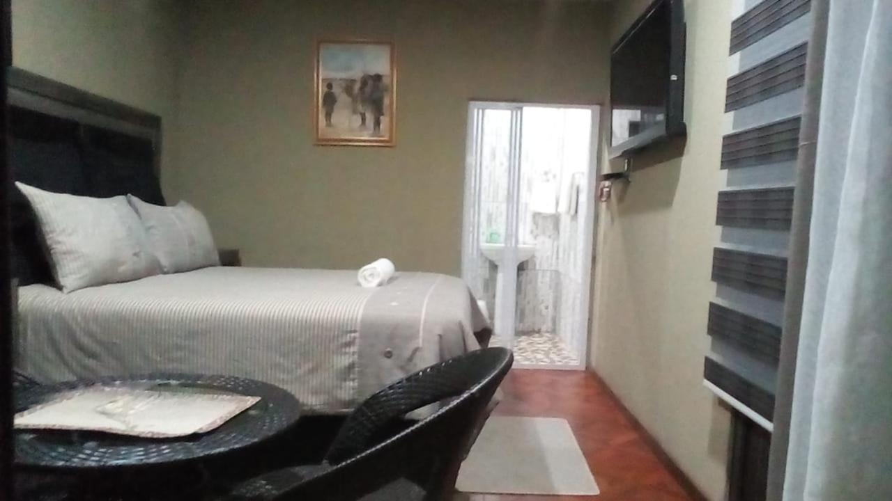 索韦托 Authentic Bicycle Tours And Backpackers旅舍 外观 照片