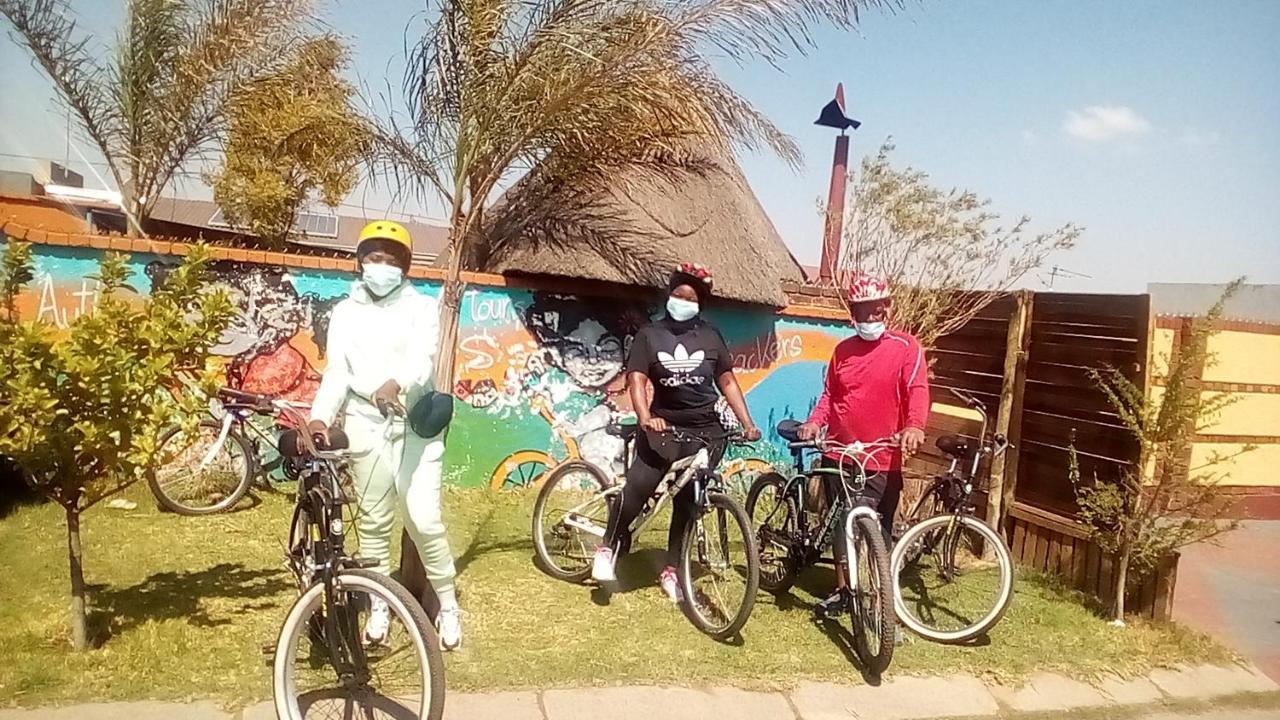 索韦托 Authentic Bicycle Tours And Backpackers旅舍 外观 照片