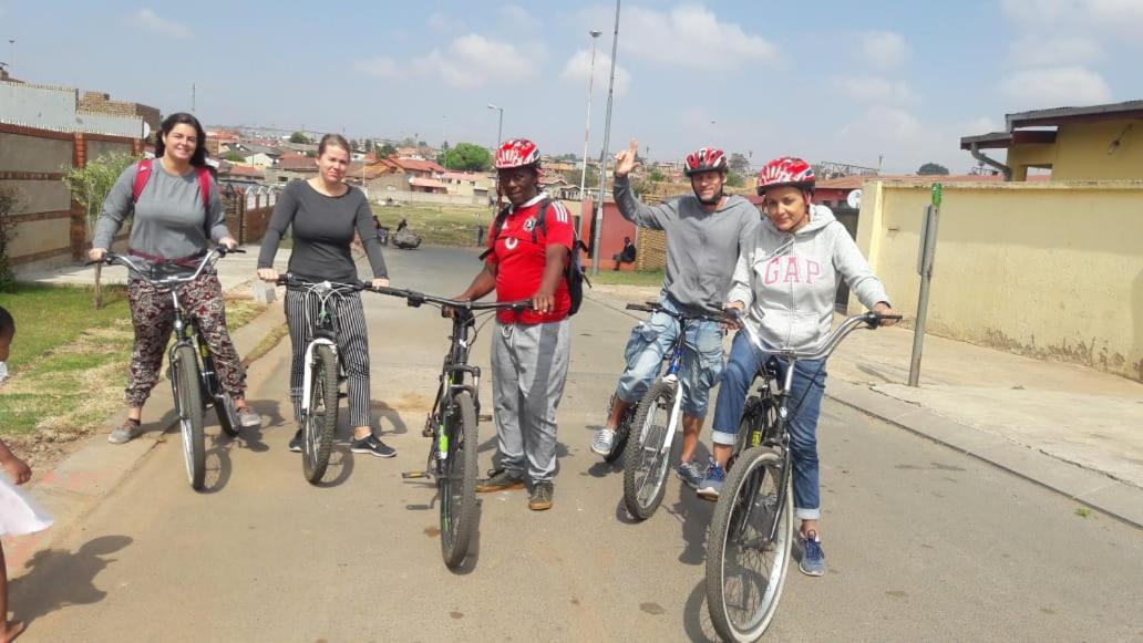 索韦托 Authentic Bicycle Tours And Backpackers旅舍 外观 照片