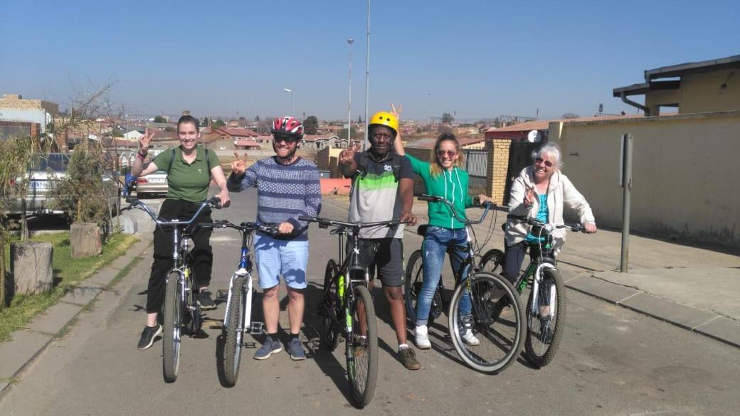索韦托 Authentic Bicycle Tours And Backpackers旅舍 外观 照片