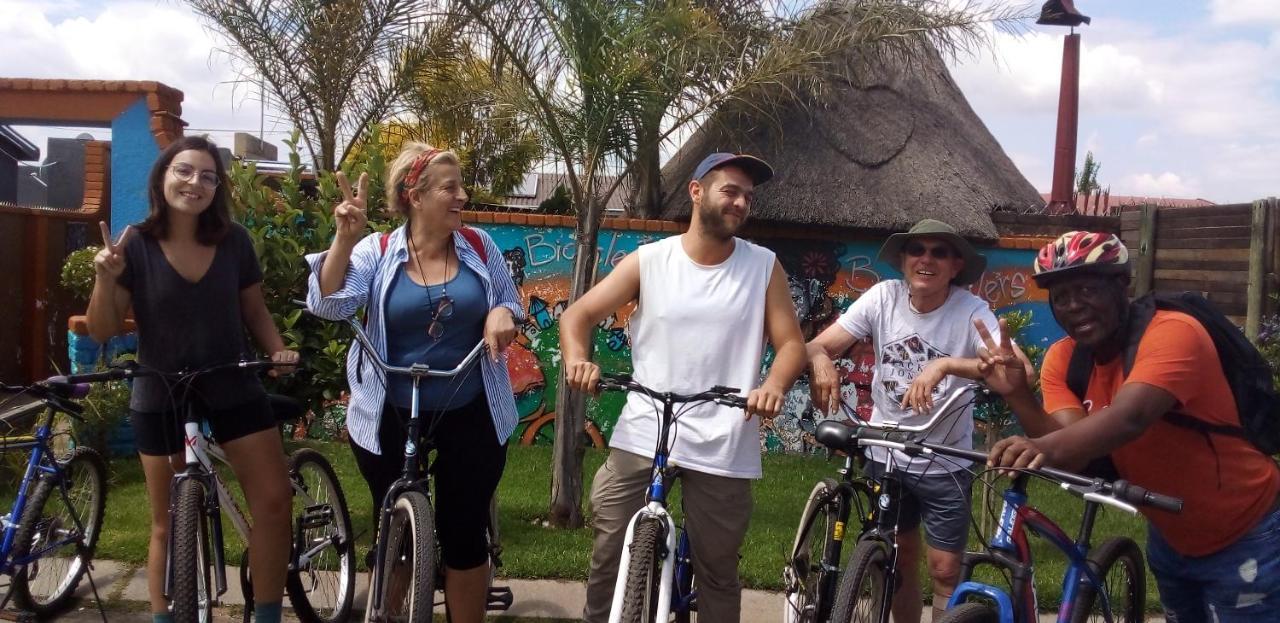 索韦托 Authentic Bicycle Tours And Backpackers旅舍 外观 照片