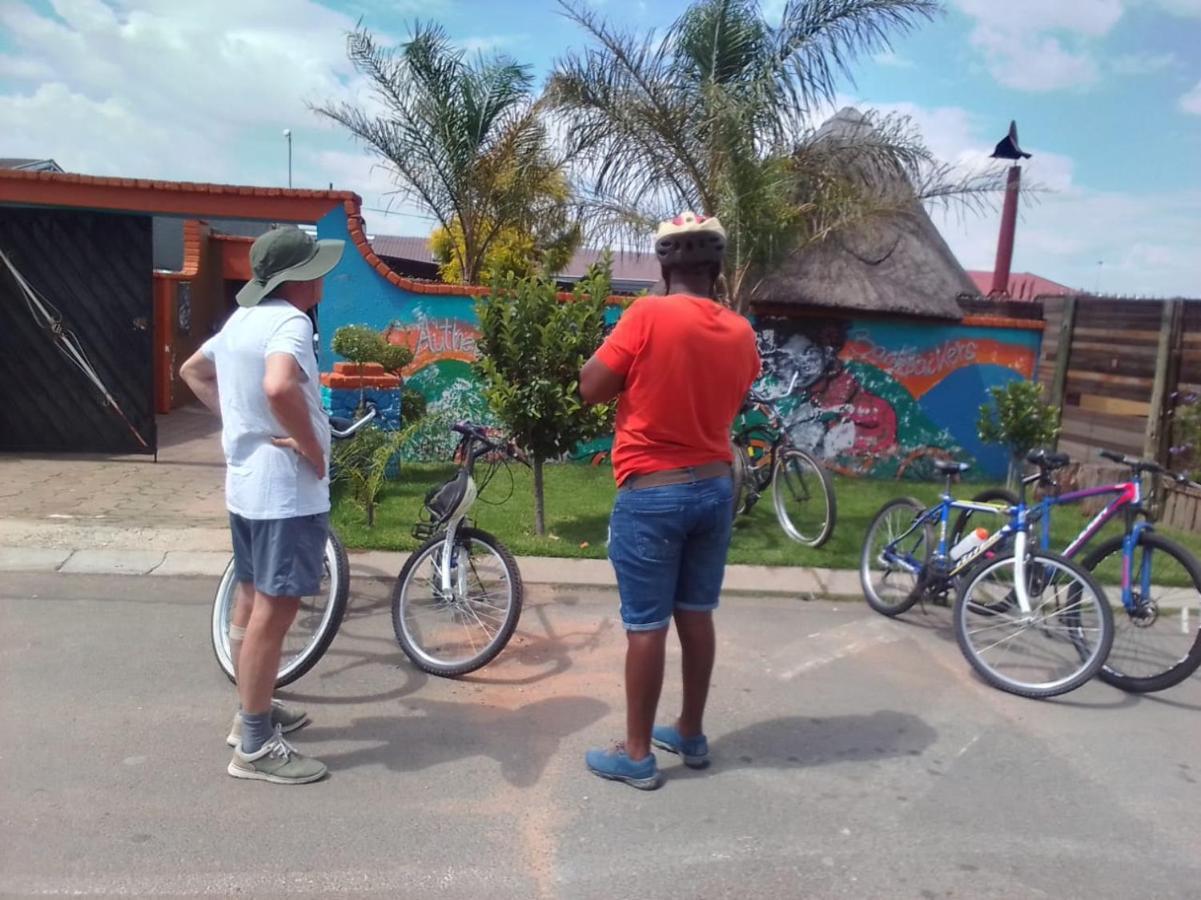索韦托 Authentic Bicycle Tours And Backpackers旅舍 外观 照片