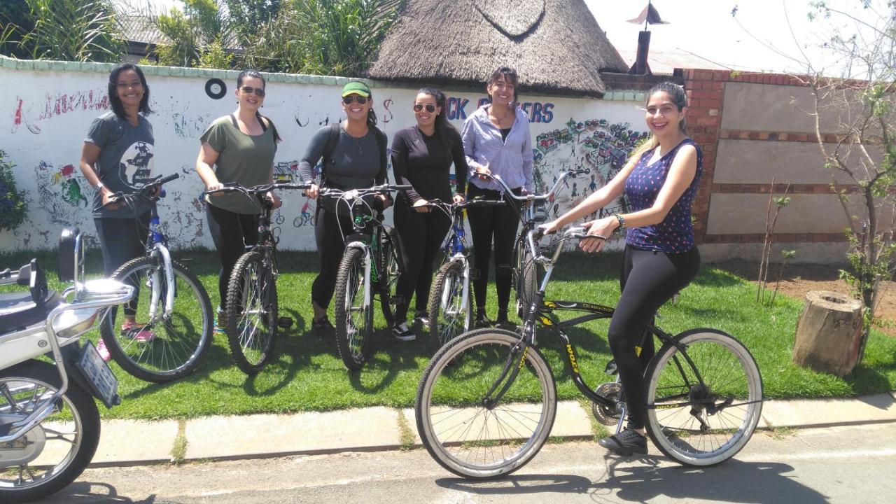 索韦托 Authentic Bicycle Tours And Backpackers旅舍 外观 照片