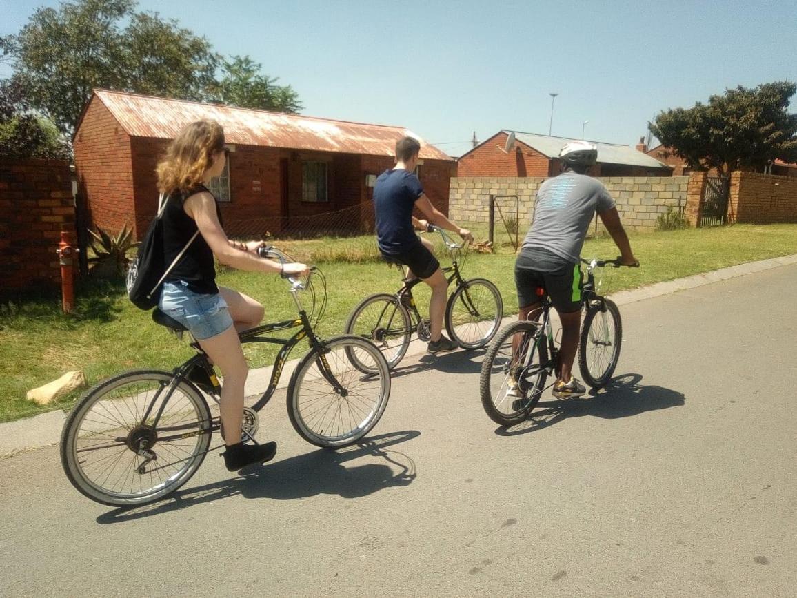 索韦托 Authentic Bicycle Tours And Backpackers旅舍 外观 照片