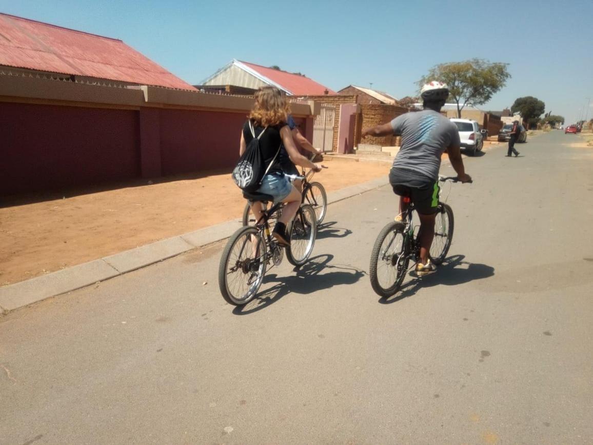 索韦托 Authentic Bicycle Tours And Backpackers旅舍 外观 照片